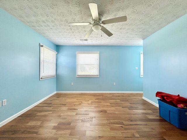 6166 W Hwy 80, Nancy, KY 42544