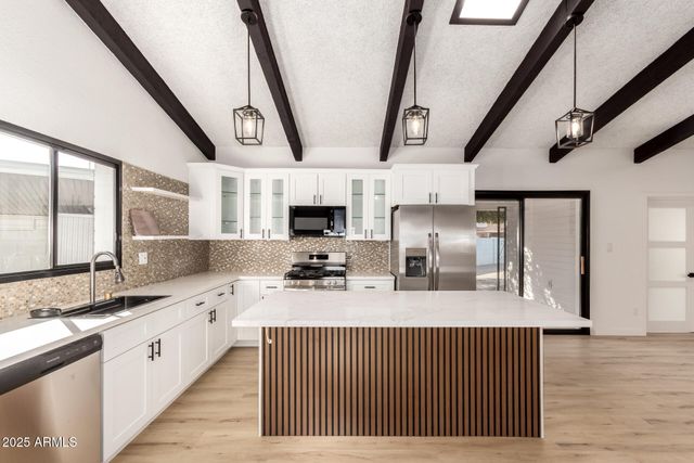 2319 W WETHERSFIELD Road, Phoenix, AZ 85029