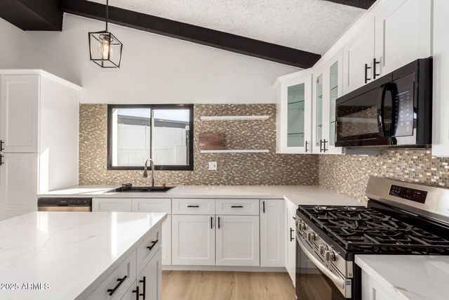 2319 W WETHERSFIELD Road, Phoenix, AZ 85029