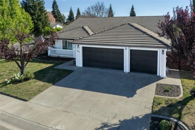1805 Whispering Oaks Drive, Yuba City, CA 95991