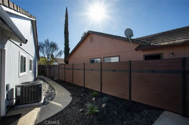 1805 Whispering Oaks Drive, Yuba City, CA 95991