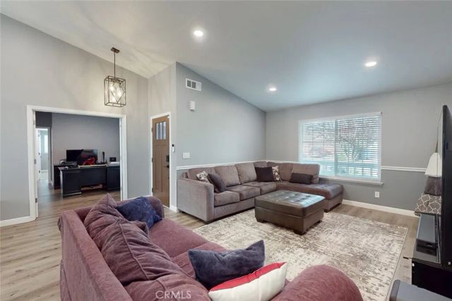 1805 Whispering Oaks Drive, Yuba City, CA 95991