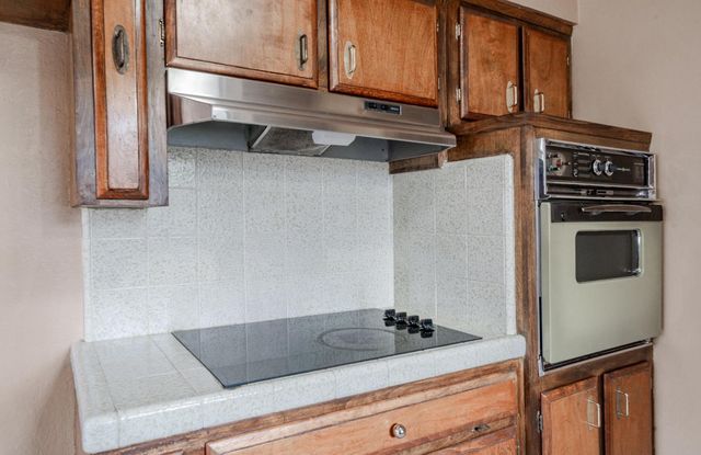 1721 Beverly Avenue, Clovis, CA 93611