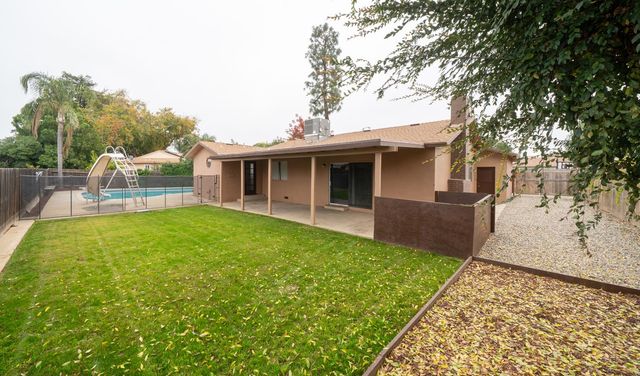 1721 Beverly Avenue, Clovis, CA 93611