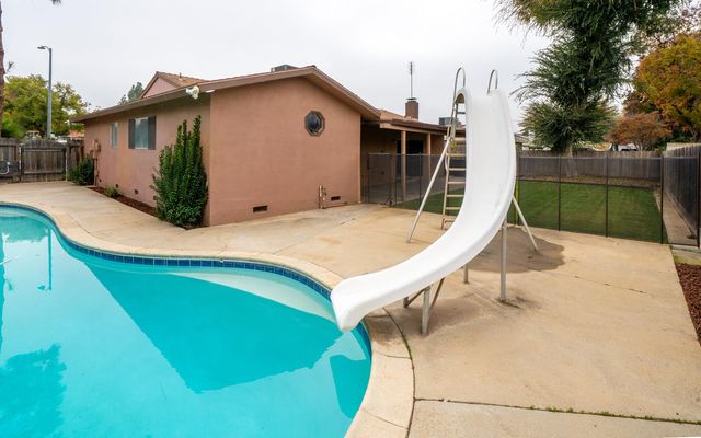 1721 Beverly Avenue, Clovis, CA 93611