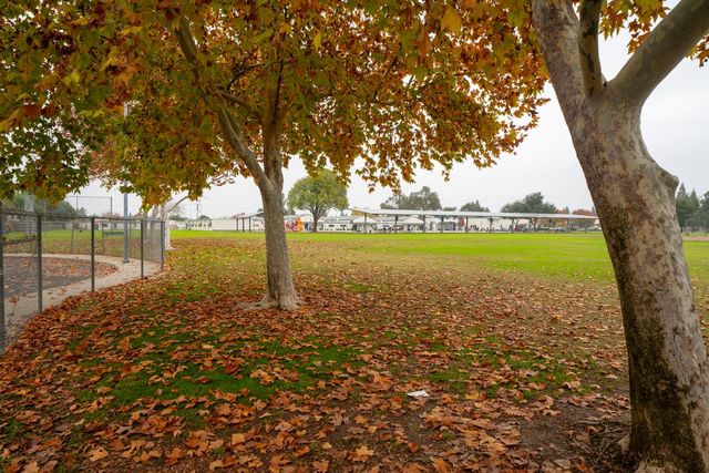 1721 Beverly Avenue, Clovis, CA 93611