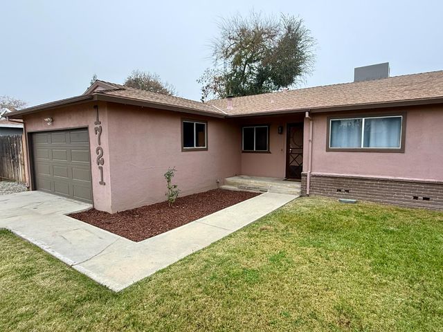 1721 Beverly Avenue, Clovis, CA 93611