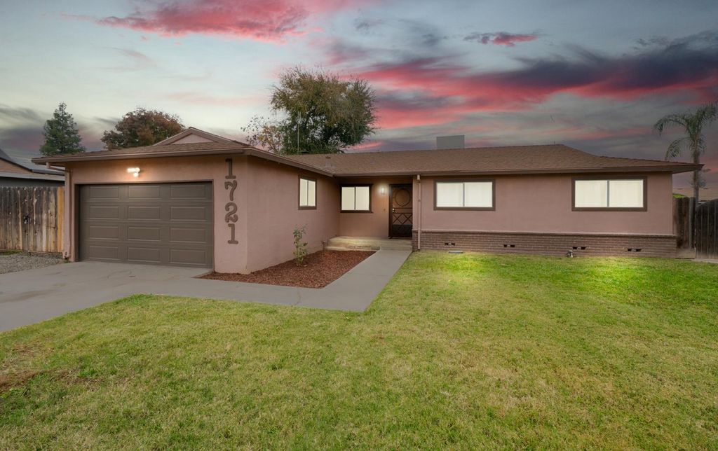 1721 Beverly Avenue, Clovis, CA 93611