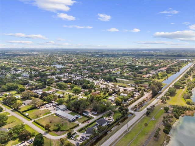 14171 SW 37th Ct, Davie, FL 33330
