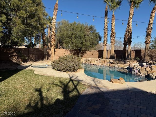8234 Moapa Water Street, Las Vegas, NV 89131