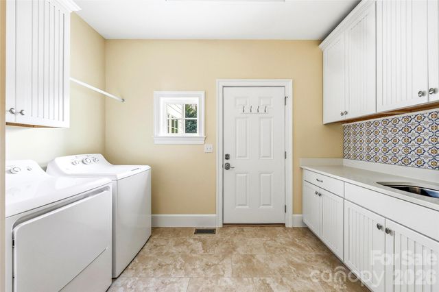 74 Shipman Parkway, Flat Rock, NC 28731