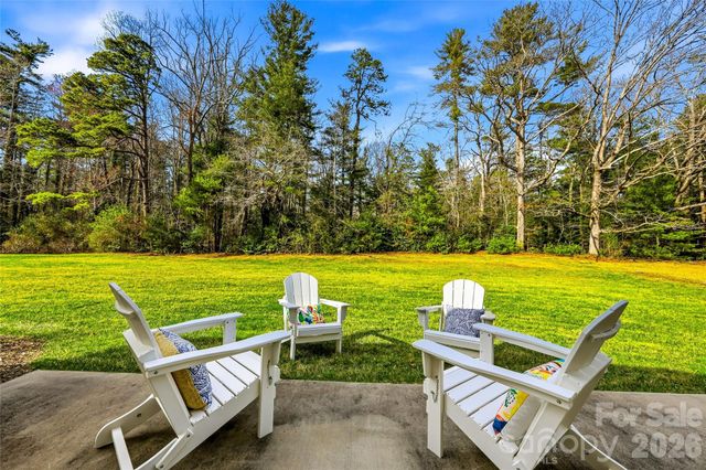 74 Shipman Parkway, Flat Rock, NC 28731