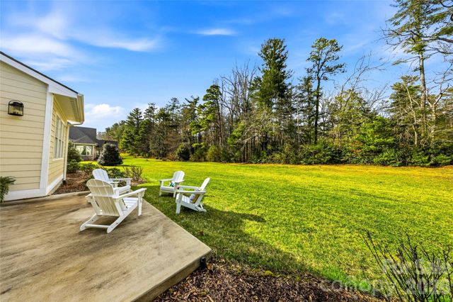 74 Shipman Parkway, Flat Rock, NC 28731