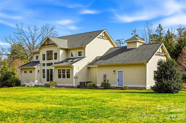74 Shipman Parkway, Flat Rock, NC 28731