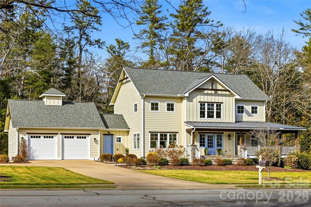 74 Shipman Parkway, Flat Rock, NC 28731