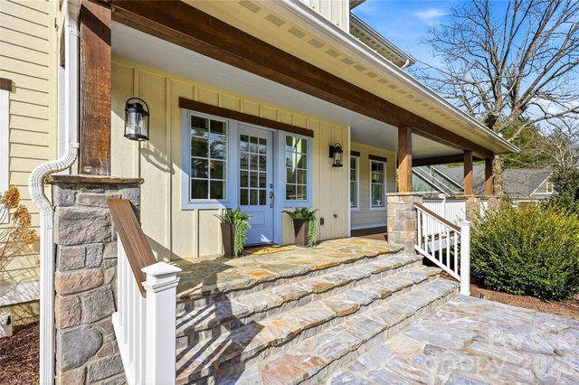 74 Shipman Parkway, Flat Rock, NC 28731