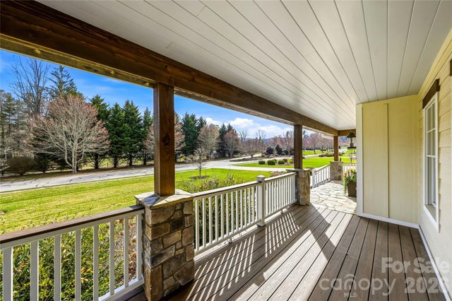 74 Shipman Parkway, Flat Rock, NC 28731