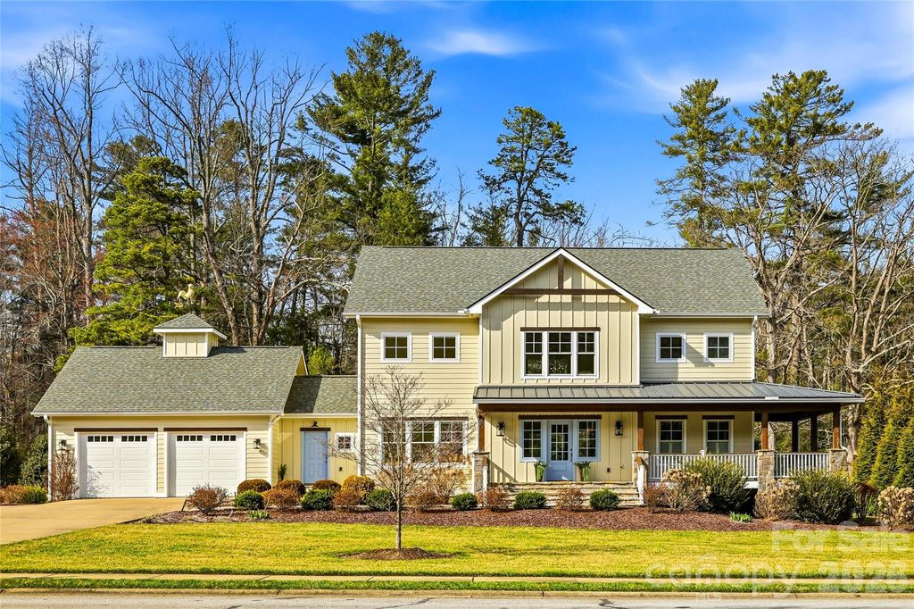 74 Shipman Parkway, Flat Rock, NC 28731