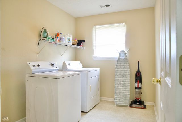 1831 Brook Crossing Way, Indianapolis, IN 46229