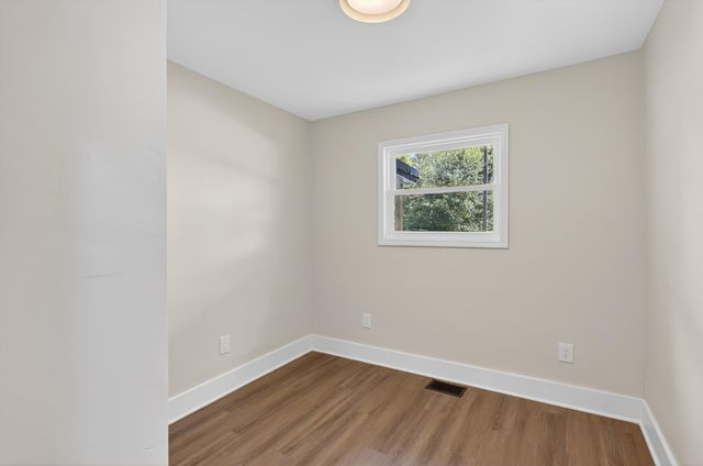 33 W Eades Avenue, Danville, KY 40422