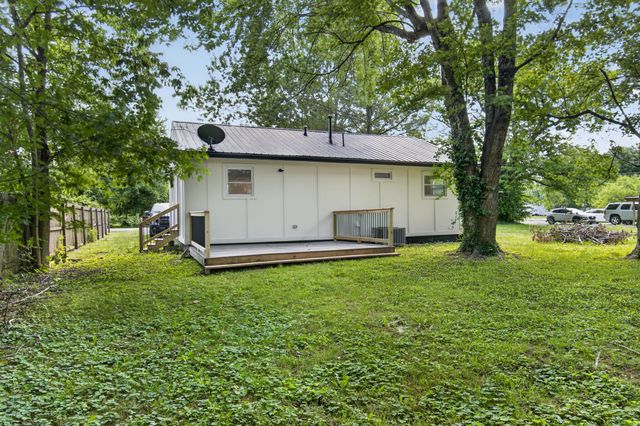 33 W Eades Avenue, Danville, KY 40422