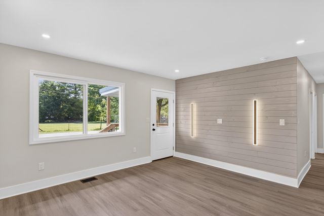 33 W Eades Avenue, Danville, KY 40422