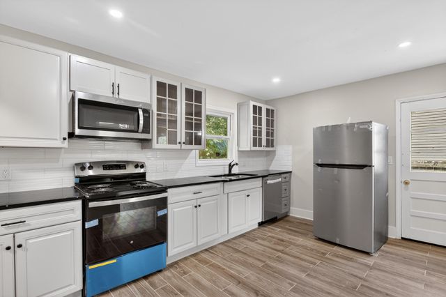 33 W Eades Avenue, Danville, KY 40422