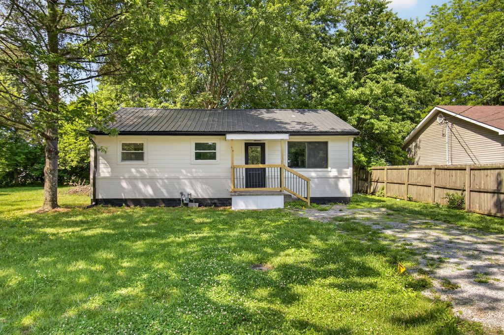 33 W Eades Avenue, Danville, KY 40422
