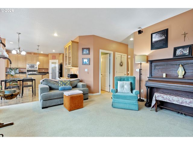 10773 Se 144TH Loop, Happy Valley, OR 97086