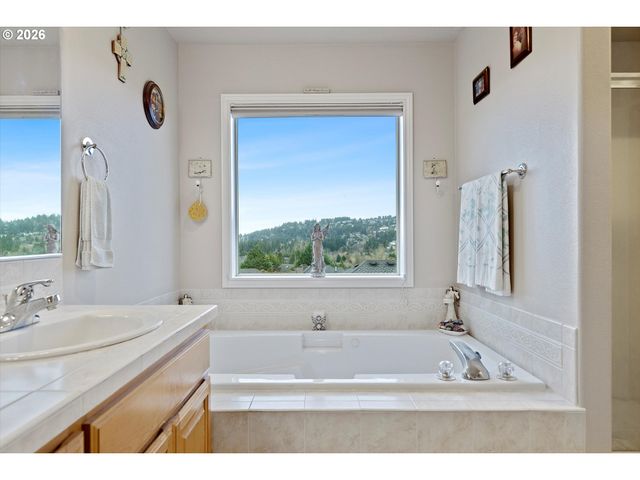 10773 Se 144TH Loop, Happy Valley, OR 97086