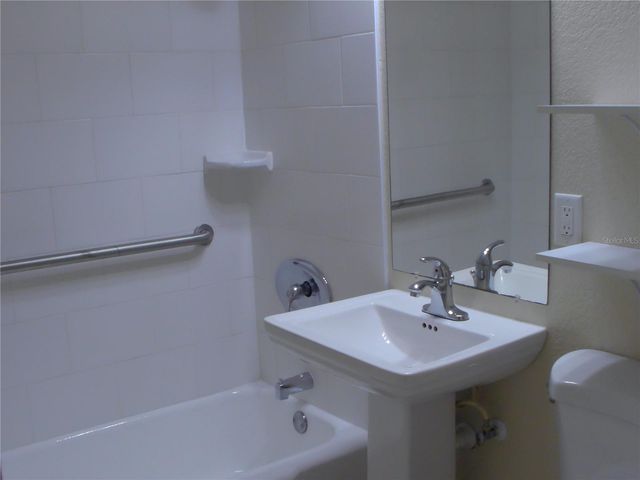 1112 E WINNEMISSETT AVENUE, Deland, FL 32724