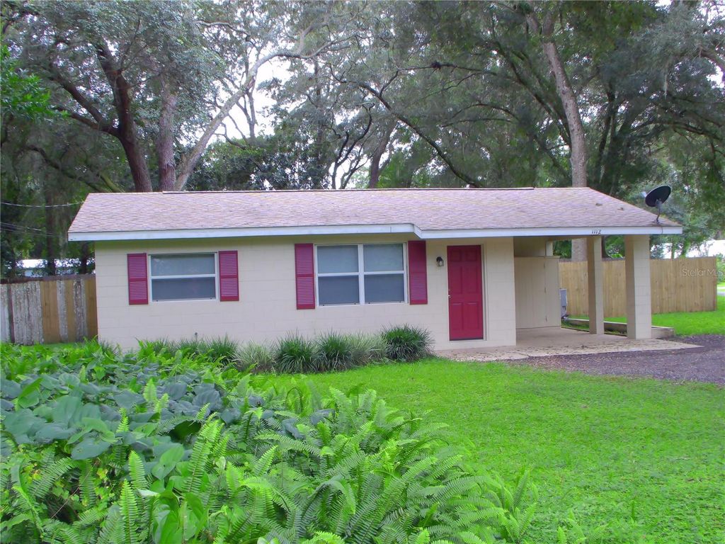 1112 E WINNEMISSETT AVENUE, Deland, FL 32724
