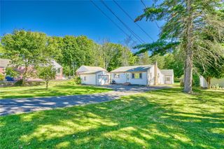 1166 Bay Rd, Webster, NY 14580
