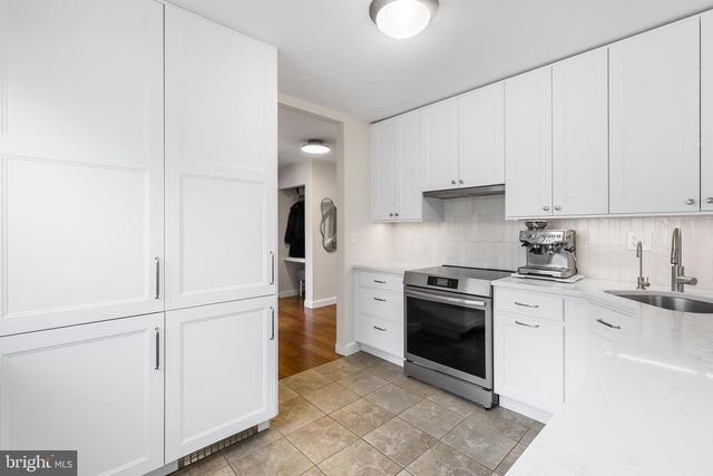 306 HANOVER CT, Chesterbrook, PA 19087