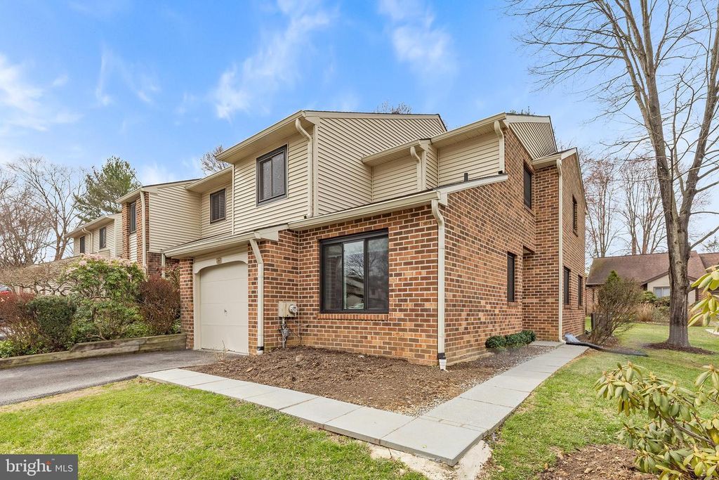 306 HANOVER CT, Chesterbrook, PA 19087