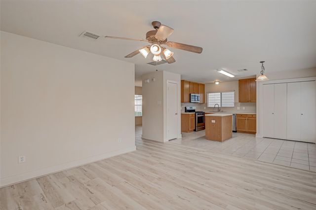 5827 Silver Oak, Missouri City, TX 77459
