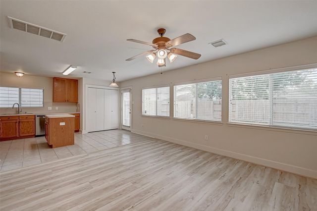 5827 Silver Oak, Missouri City, TX 77459