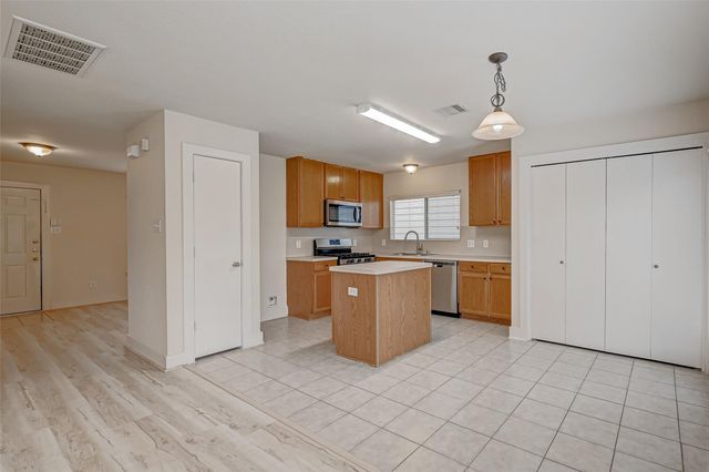 5827 Silver Oak, Missouri City, TX 77459