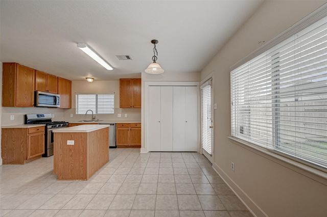 5827 Silver Oak, Missouri City, TX 77459