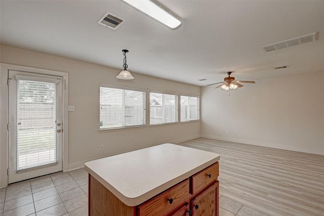 5827 Silver Oak, Missouri City, TX 77459
