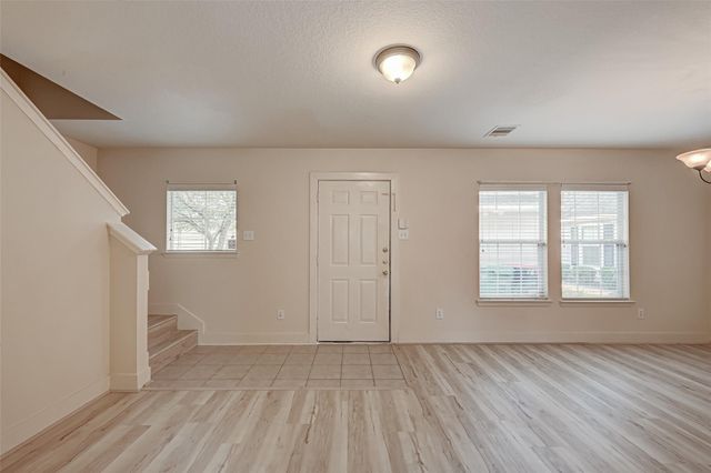 5827 Silver Oak, Missouri City, TX 77459