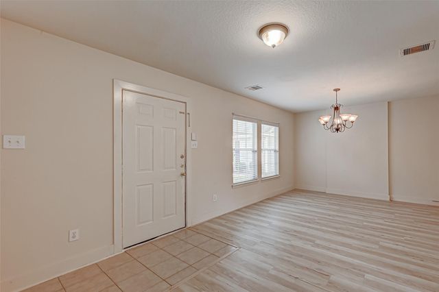 5827 Silver Oak, Missouri City, TX 77459