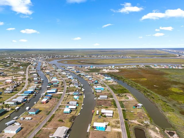 234 0 Cr 204 Dolphin Way Way, Sargent, TX 77414