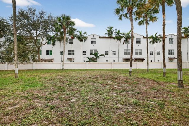 1967 S Ocean Boulevard 103, Pompano Beach, FL 33062