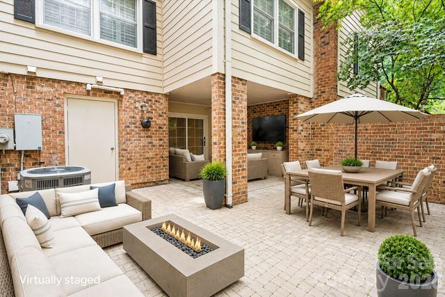 6740 Constitution Lane, Charlotte, NC 28210