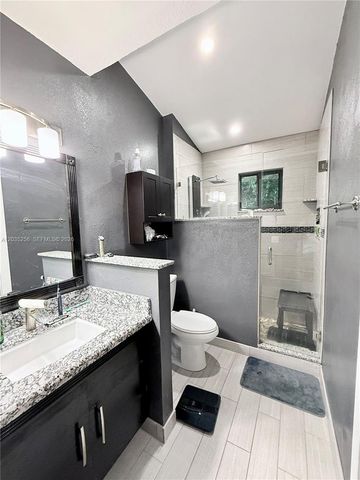 7645 NW 38th Ct, Sunrise, FL 33351