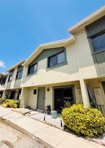 7645 NW 38th Ct, Sunrise, FL 33351