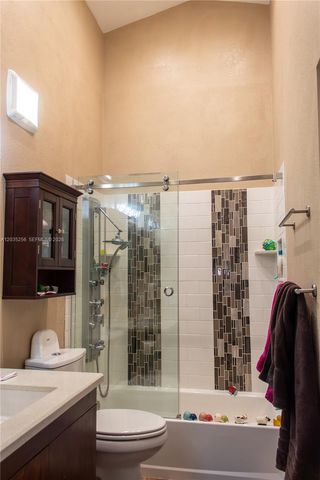 7645 NW 38th Ct, Sunrise, FL 33351