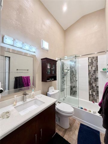 7645 NW 38th Ct, Sunrise, FL 33351