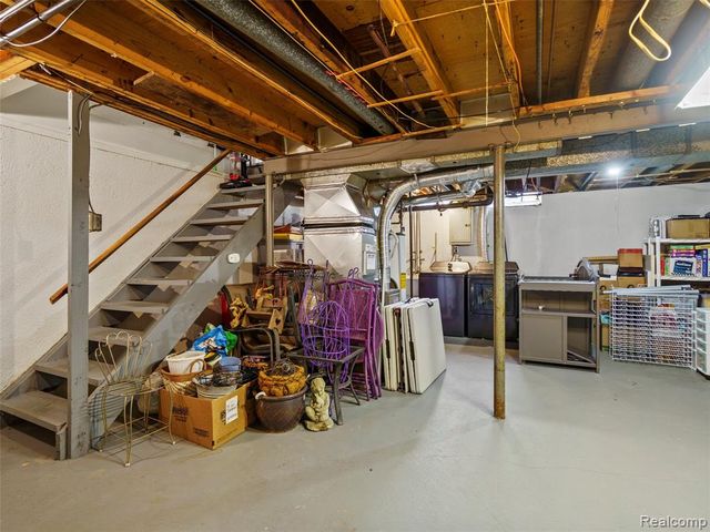 25630 Salem, Roseville, MI 48066